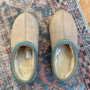 UGG Tasman slippers size 9 women’s